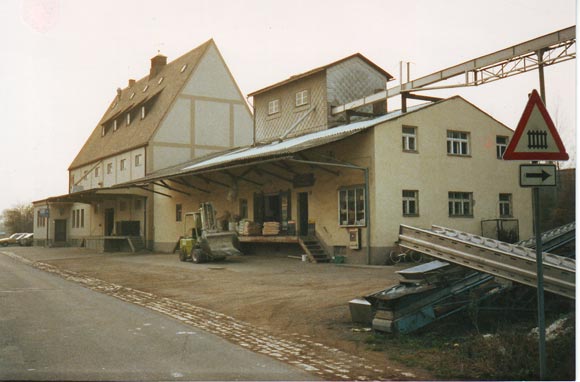 Unser altes Lagerhaus nach Erweiterung der Getreideannahme 1988